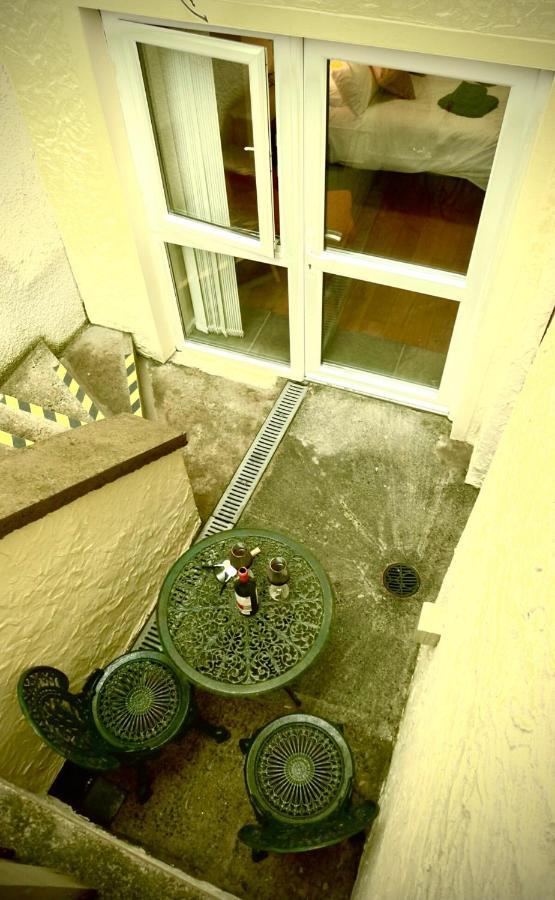 Apartment “dragons Den” Centrally Located Modern Aberystwyth